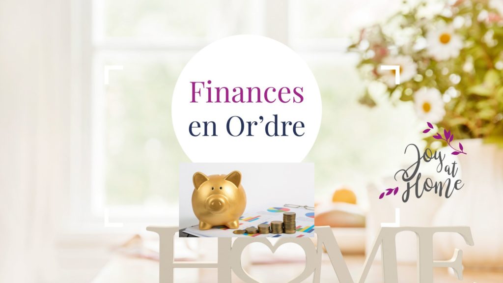 Femme réalisant un exercice de clarté financière pour ses rêves